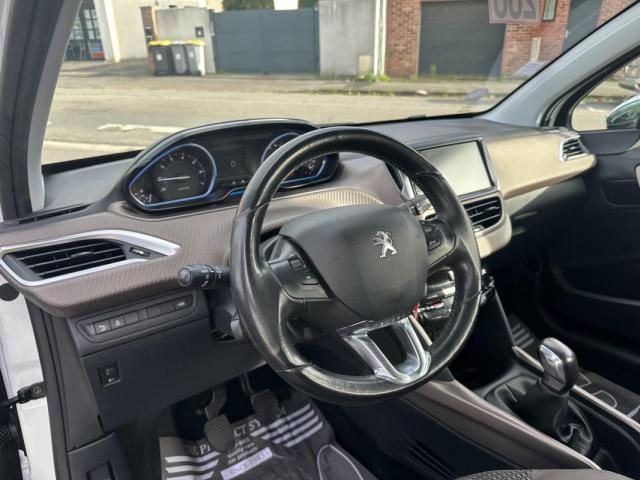 Peugeot 2008 image 2