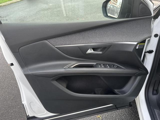 Peugeot 5008 image 5