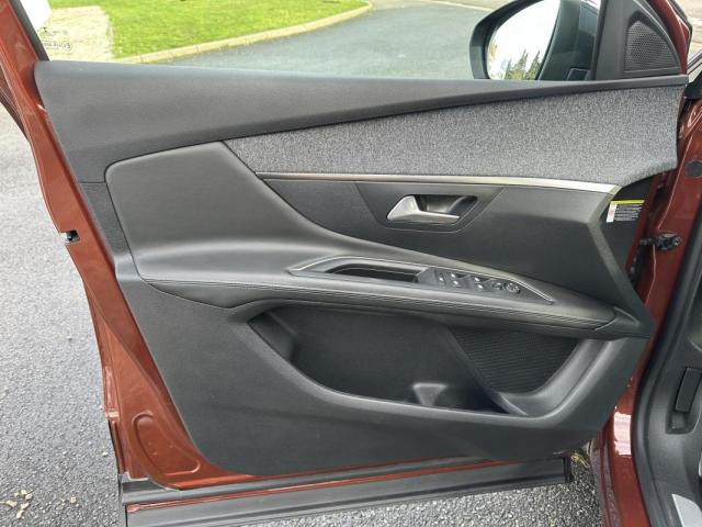 Peugeot 3008 image 1