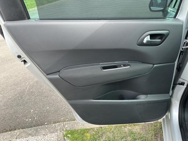 Peugeot 5008 image 3