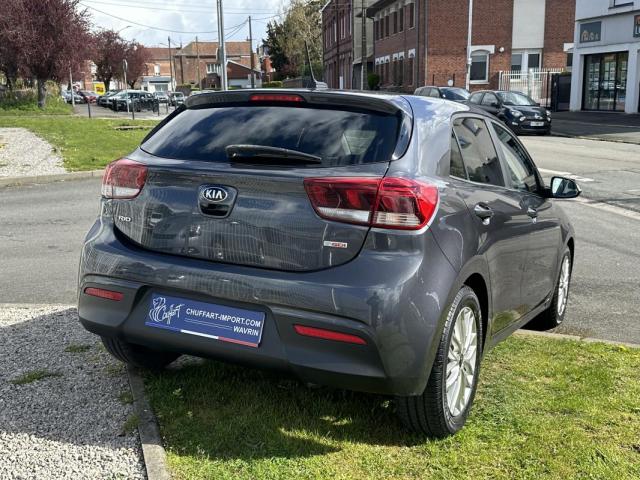 Kia Rio image 8