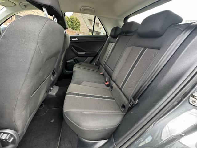 Volkswagen T-Roc image 2