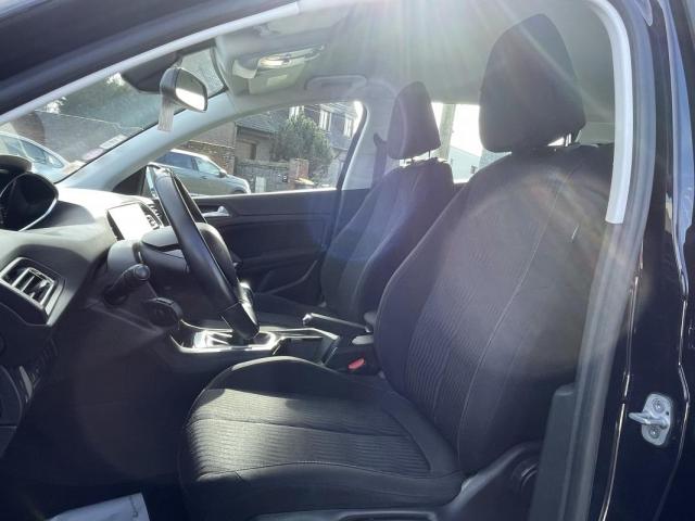 Peugeot 308 image 2