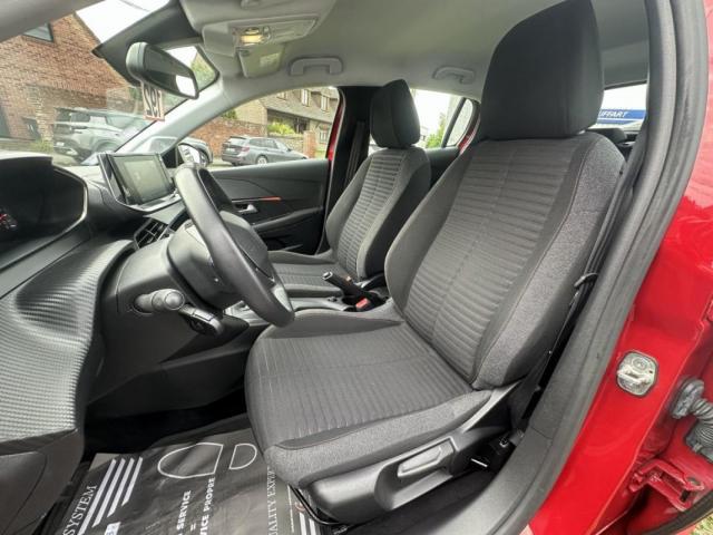 Peugeot 208 image 1