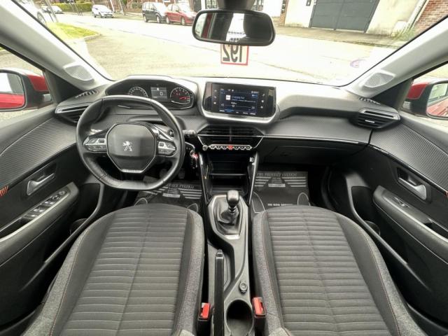 Peugeot 208 image 2