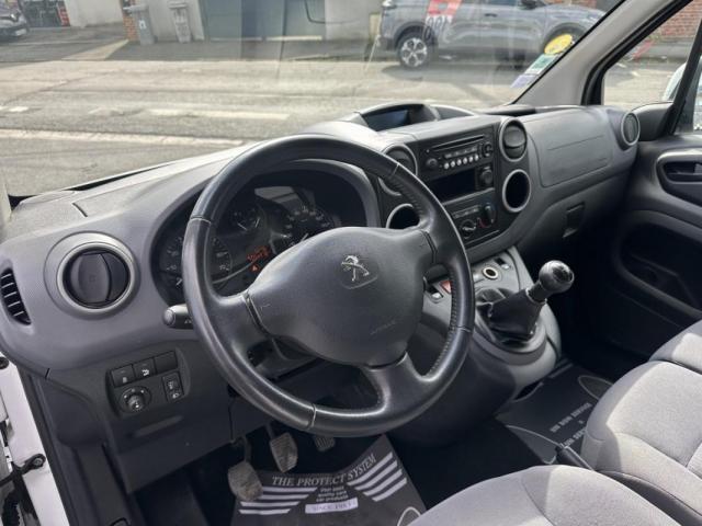 Peugeot Partner image 2