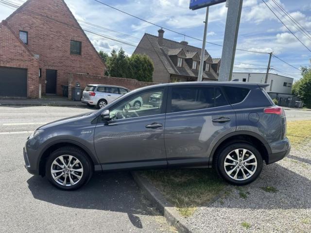 Toyota Rav4 image 2