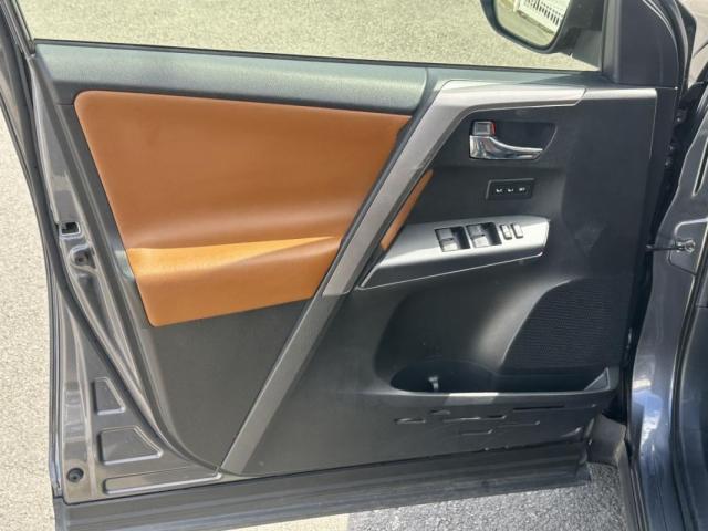 Toyota Rav4 image 9