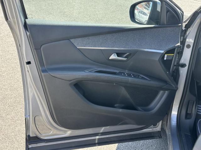 Peugeot 3008 image 8