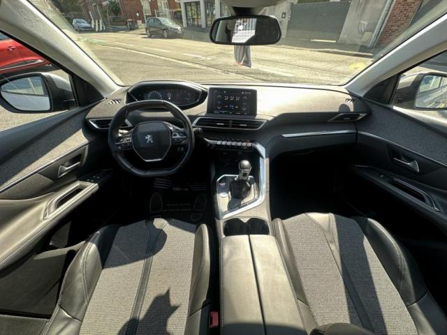 Peugeot 3008 image 2