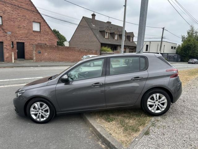 Peugeot 308 image 1
