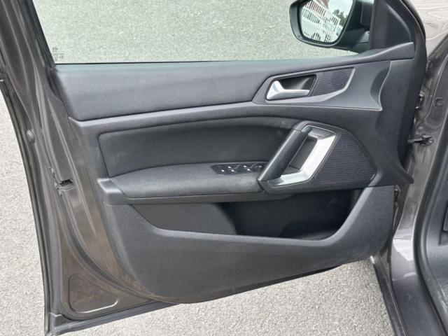 Peugeot 308 image 9