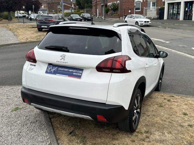 Peugeot 2008 image 2
