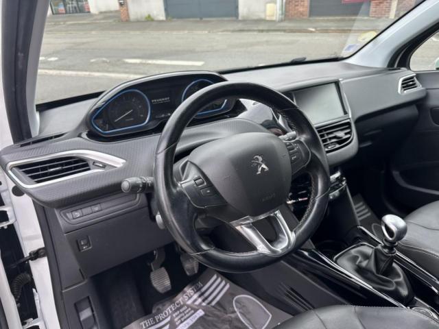 Peugeot 2008 image 6