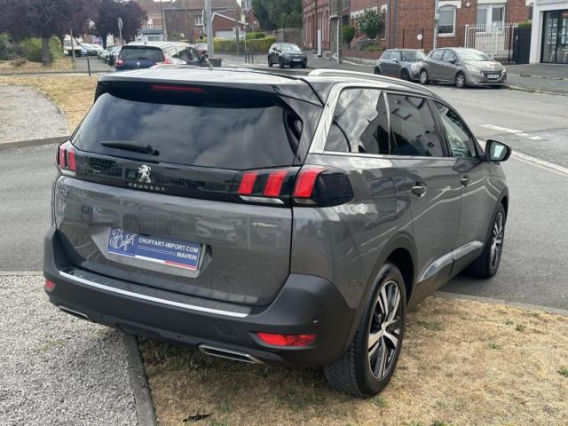 Peugeot 5008 image 1