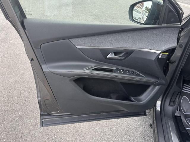 Peugeot 5008 image 3