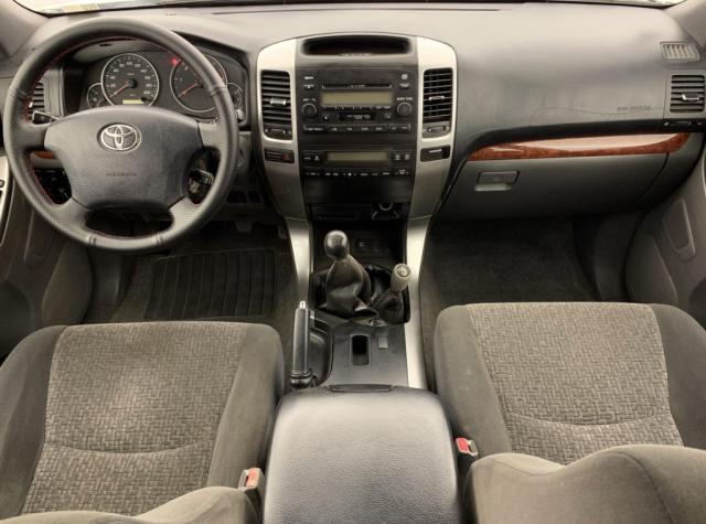 Toyota Land Cruiser image 2