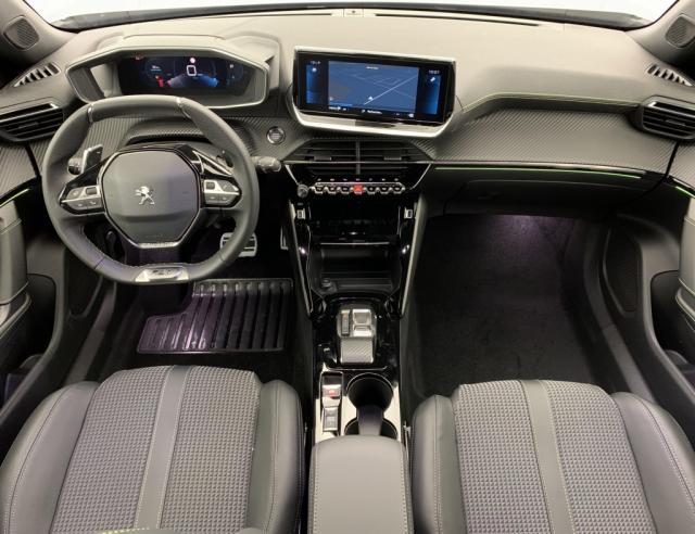 Peugeot 2008 image 2