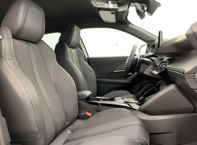 Peugeot 2008 image 3