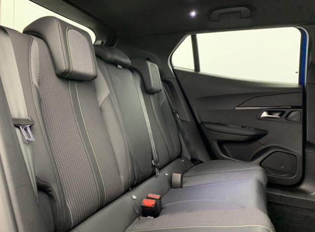 Peugeot 2008 image 3