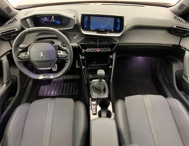 Peugeot 2008 image 2