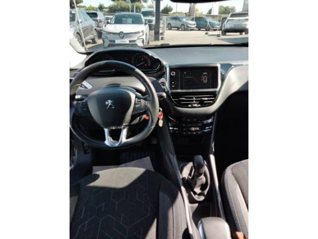 Peugeot 2008 image 6