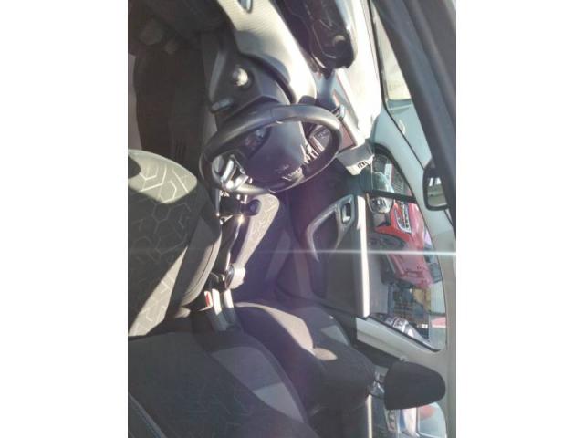 Peugeot 2008 image 5