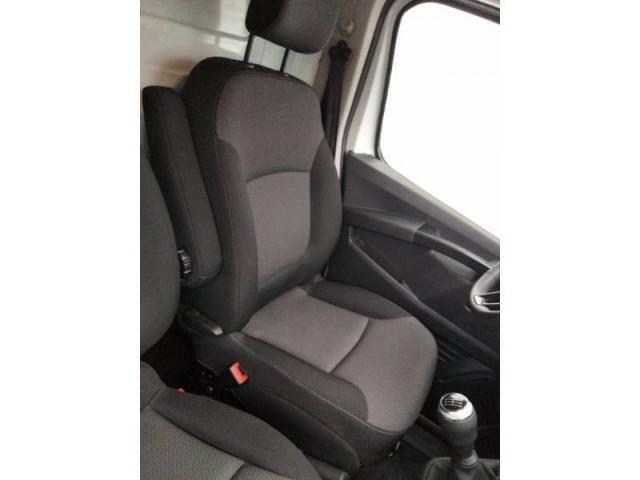 Renault Trafic image 1