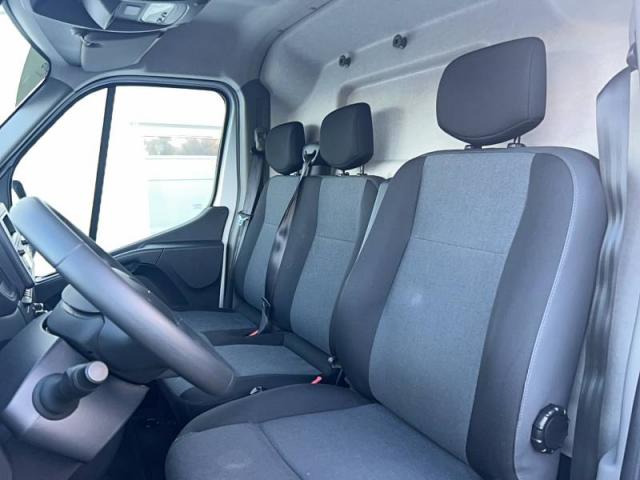 Renault Master image 8