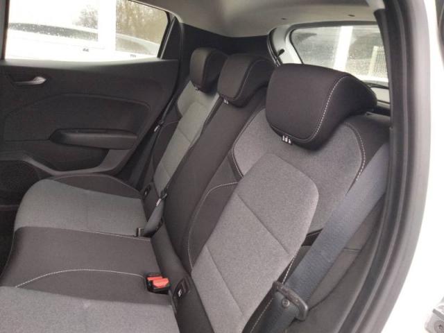 Renault Clio image 8