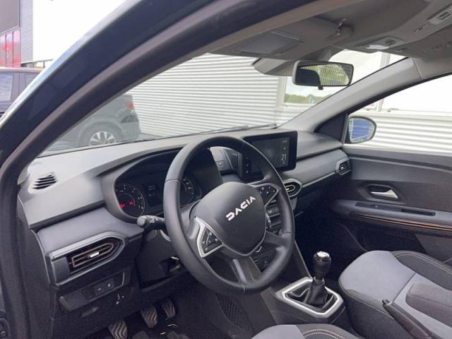 Dacia Sandero image 2