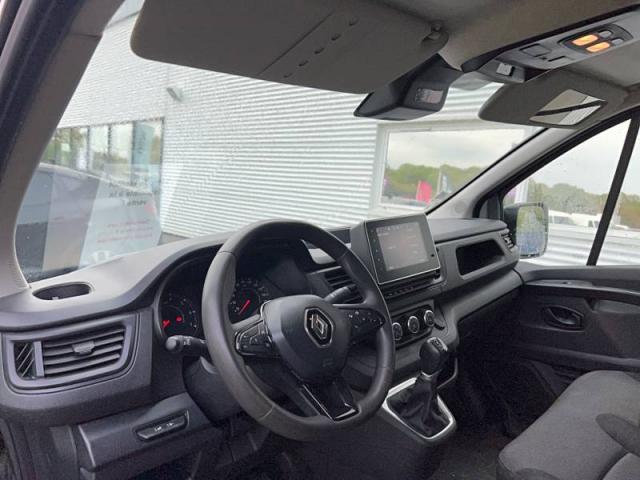 Renault Trafic image 1