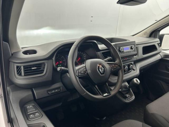 Renault Trafic image 1