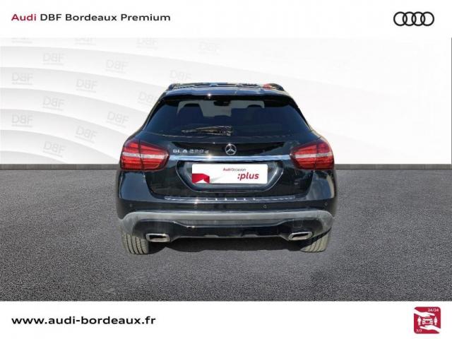 Mercedes Benz Gla image 9