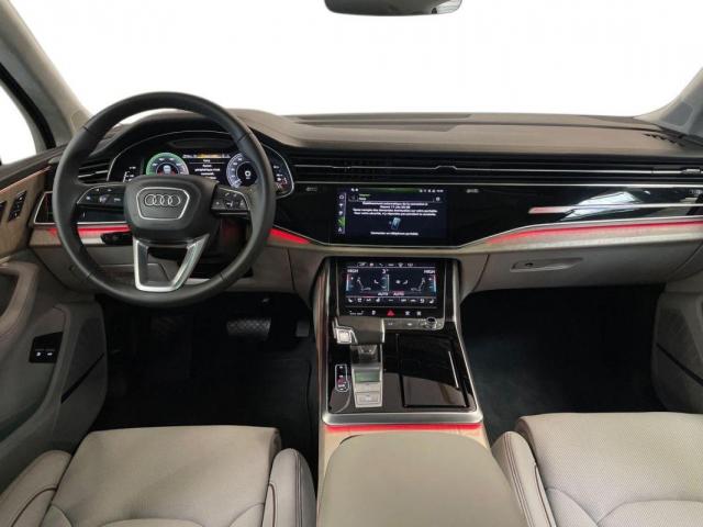 Audi Q7 image 6