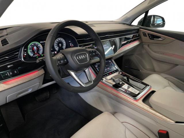 Audi Q7 image 8