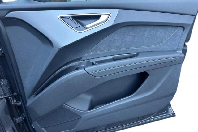 Audi E-Tron image 2