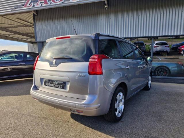 Peugeot 5008 image 1