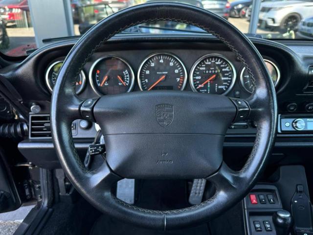 Porsche 911 image 9