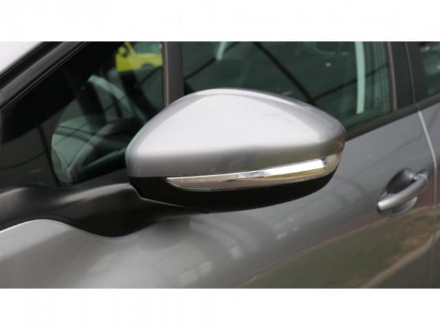 Peugeot 208 image 9