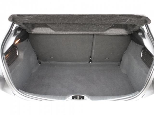 Peugeot 208 image 2