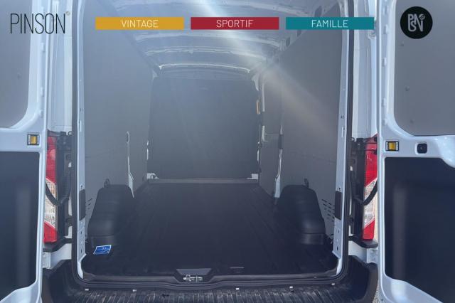 Ford Transit image 7