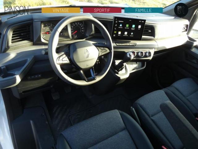 Renault Master image 2