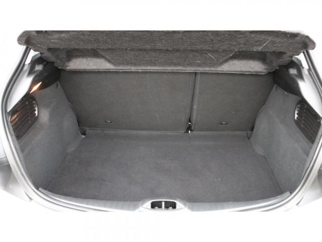 Peugeot 208 image 9