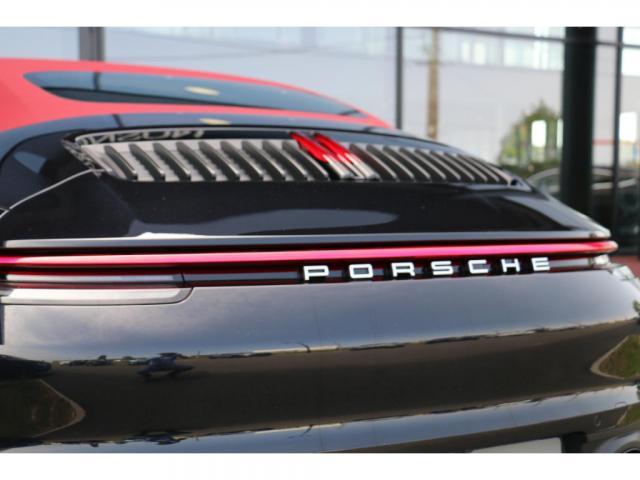 Porsche 911 image 7