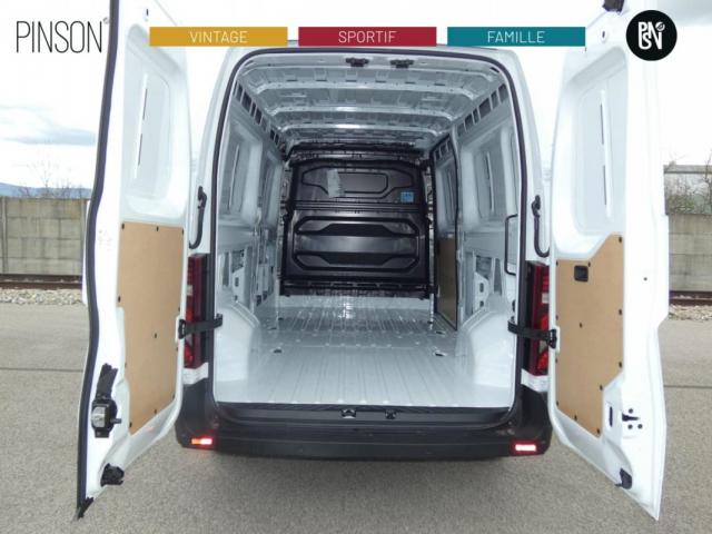 Renault Master image 9