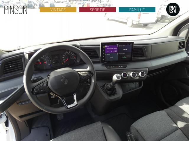 Renault Master image 2