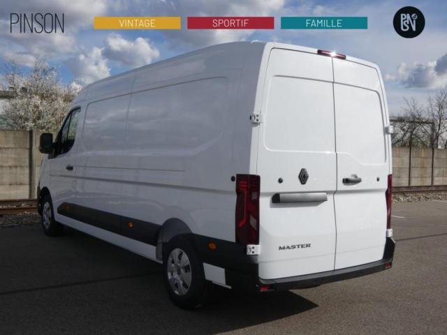 Renault Master image 1