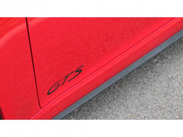 Porsche 911 image 8