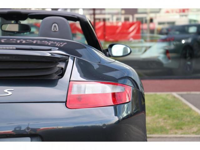 Porsche 911 image 6